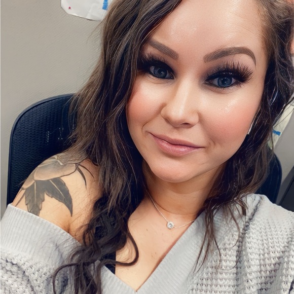 Meet your Posher, Jessica - Picture 2 of 5